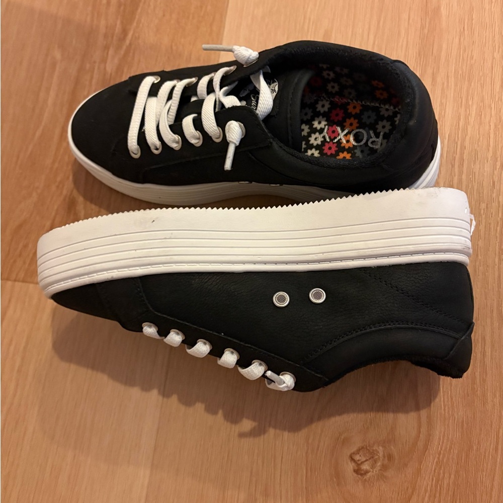 Roxy Black and White Women's Sneakers